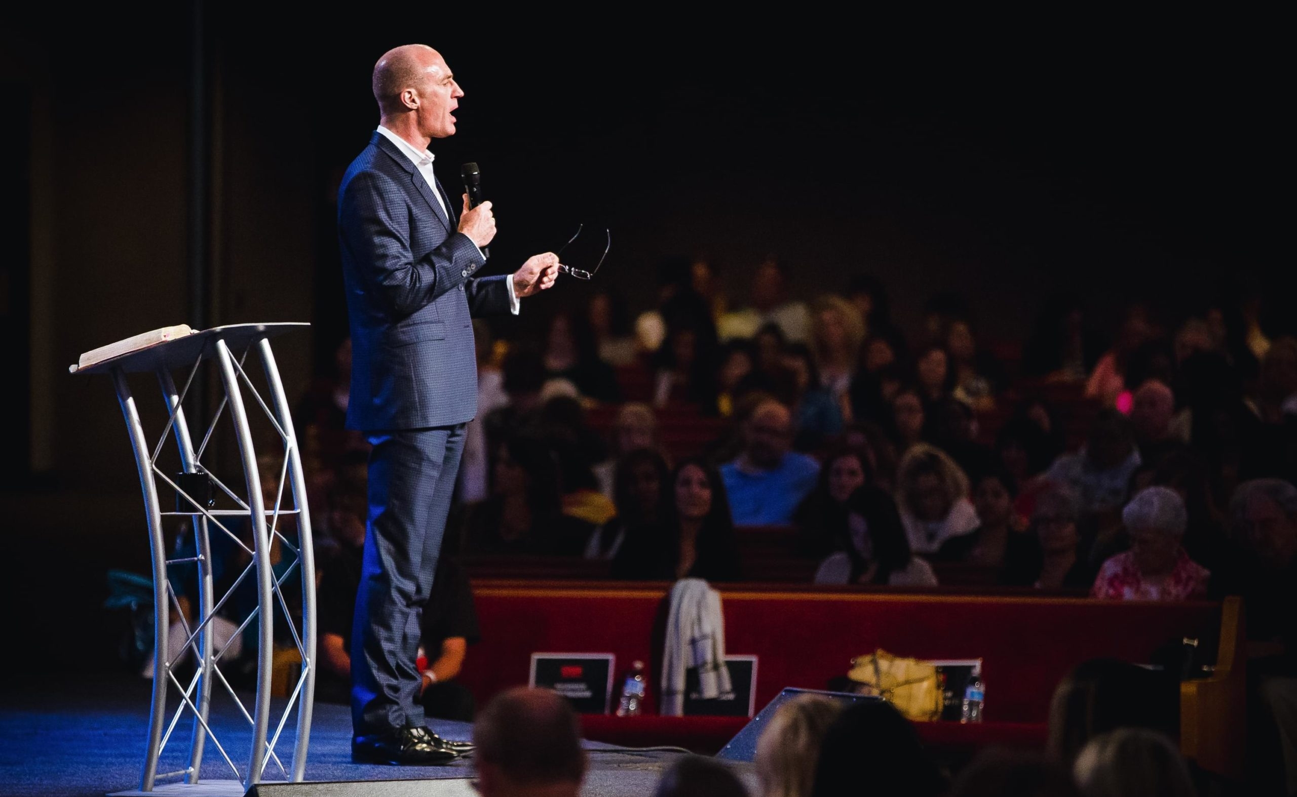 Robert-Hotchkin_speaking
